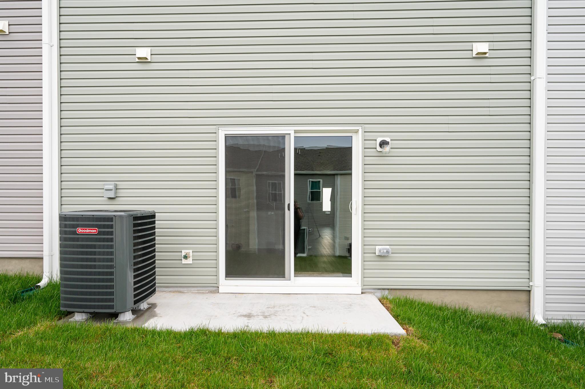 HOMEPLACE AT RIVERSIDE - Residential Lease