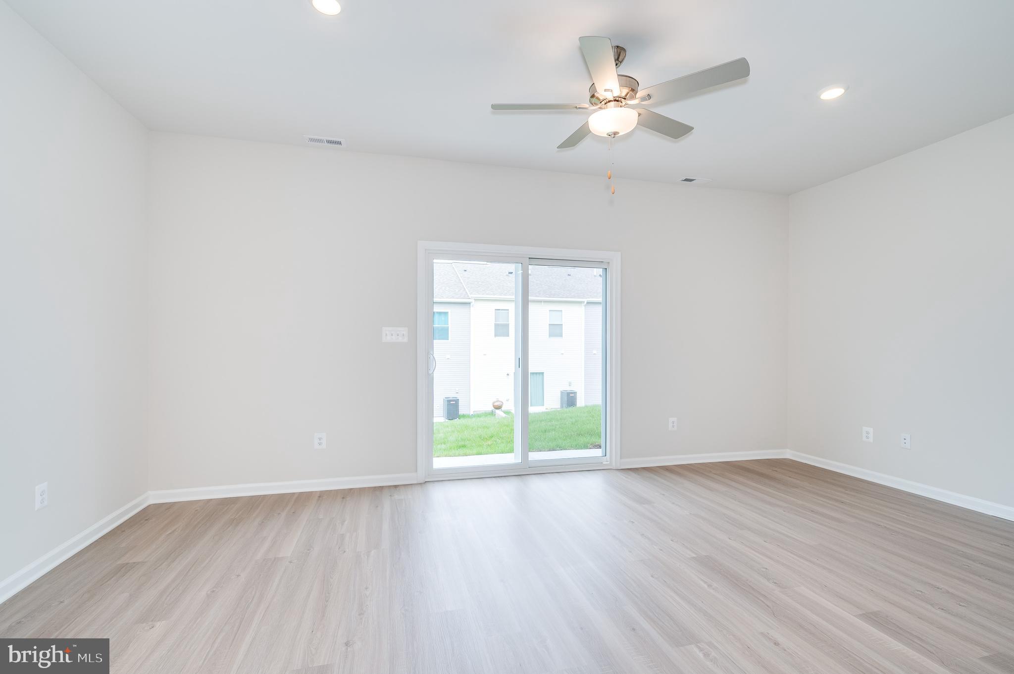 HOMEPLACE AT RIVERSIDE - Residential Lease