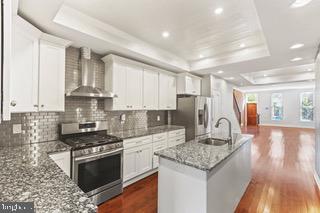 BUTCHERS HILL - Residential