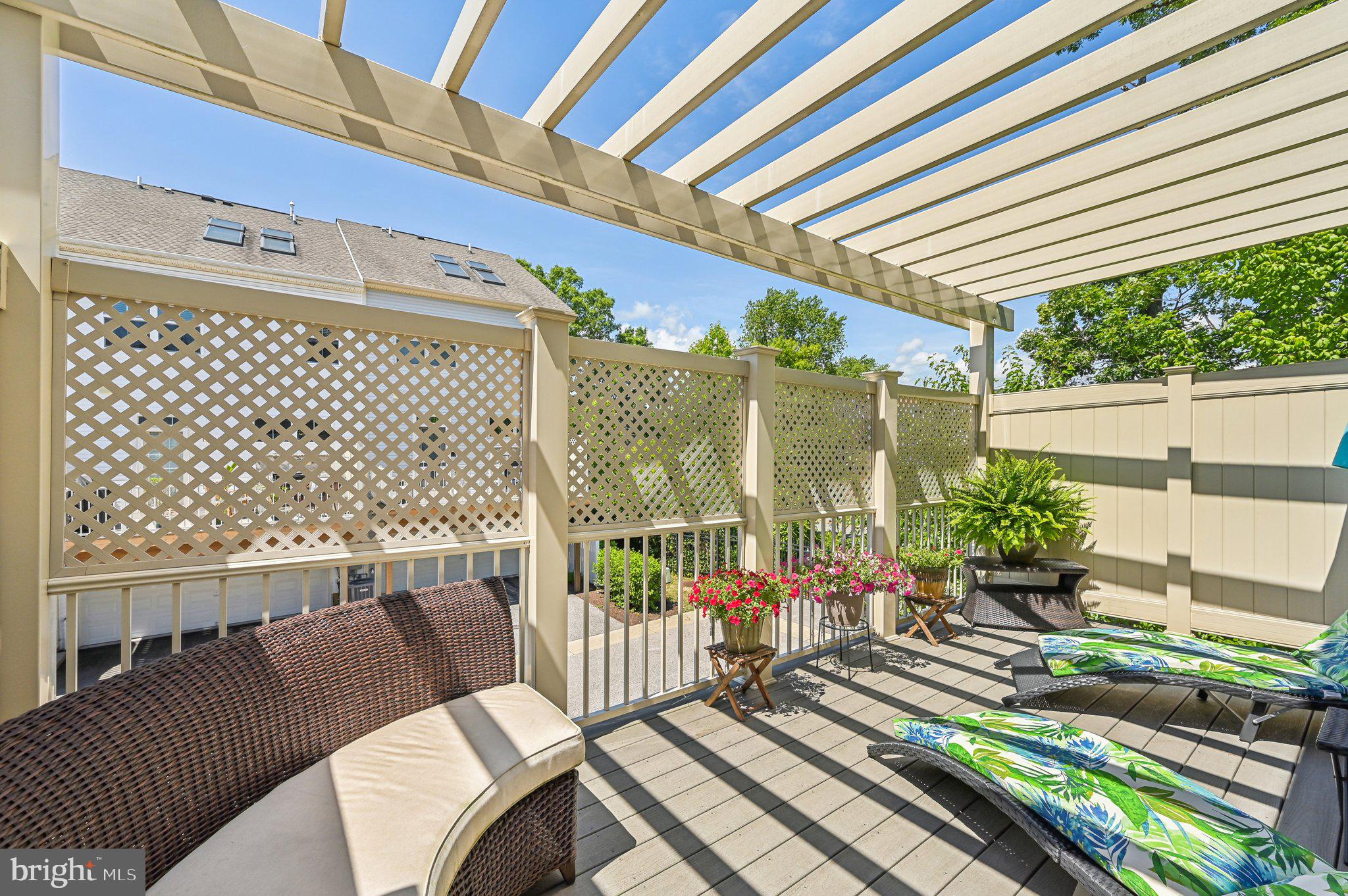 VILLAGE GREENS - Residential