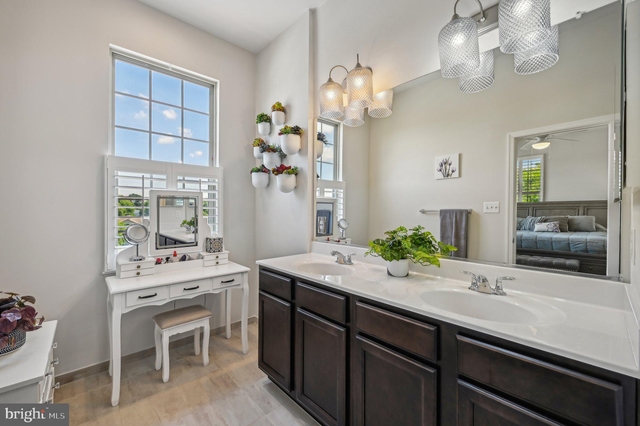 VILLAGE GREENS - Residential