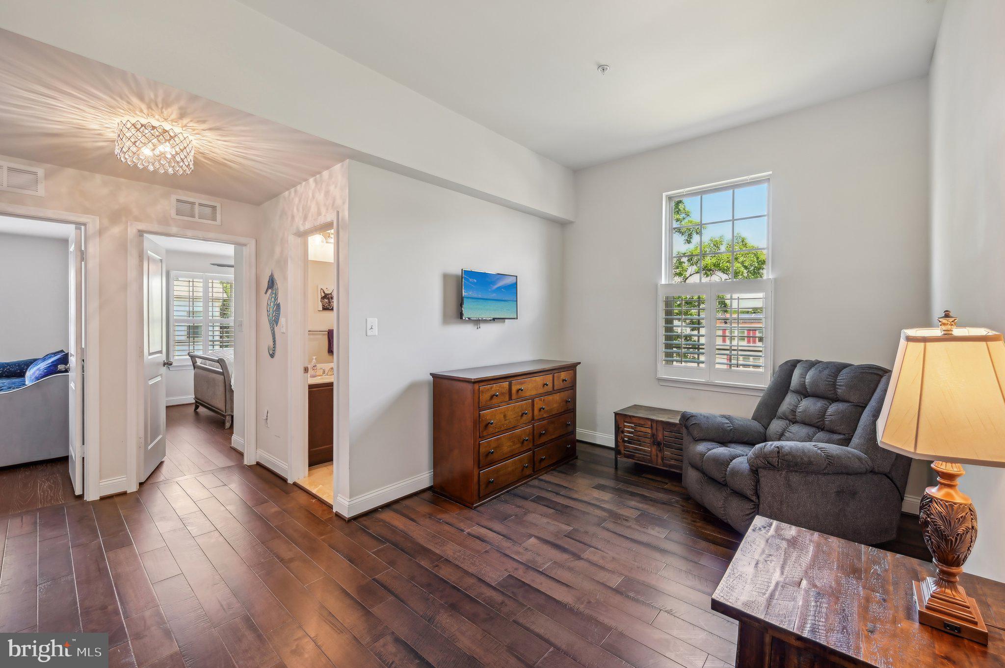 VILLAGE GREENS - Residential