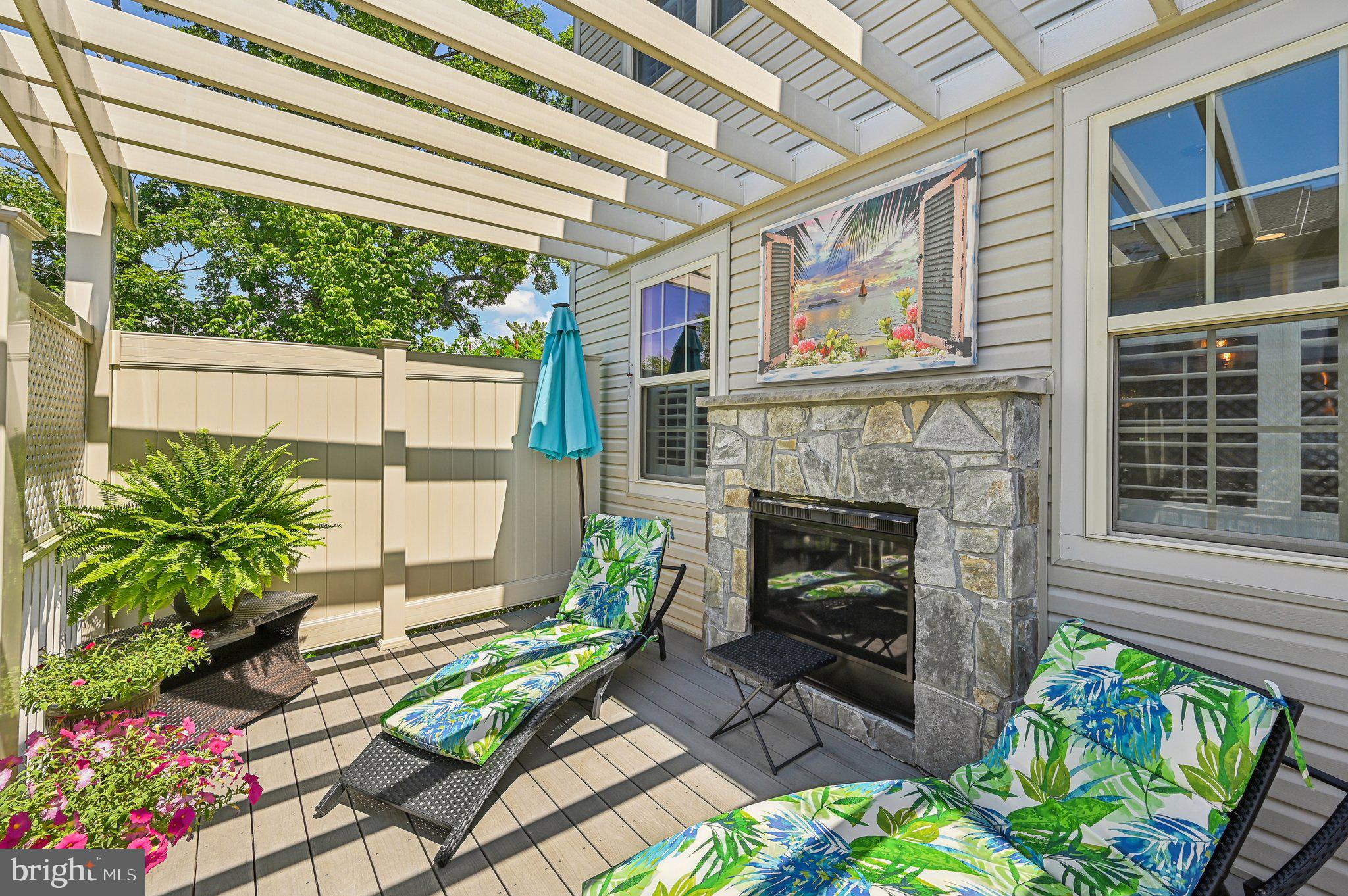 VILLAGE GREENS - Residential