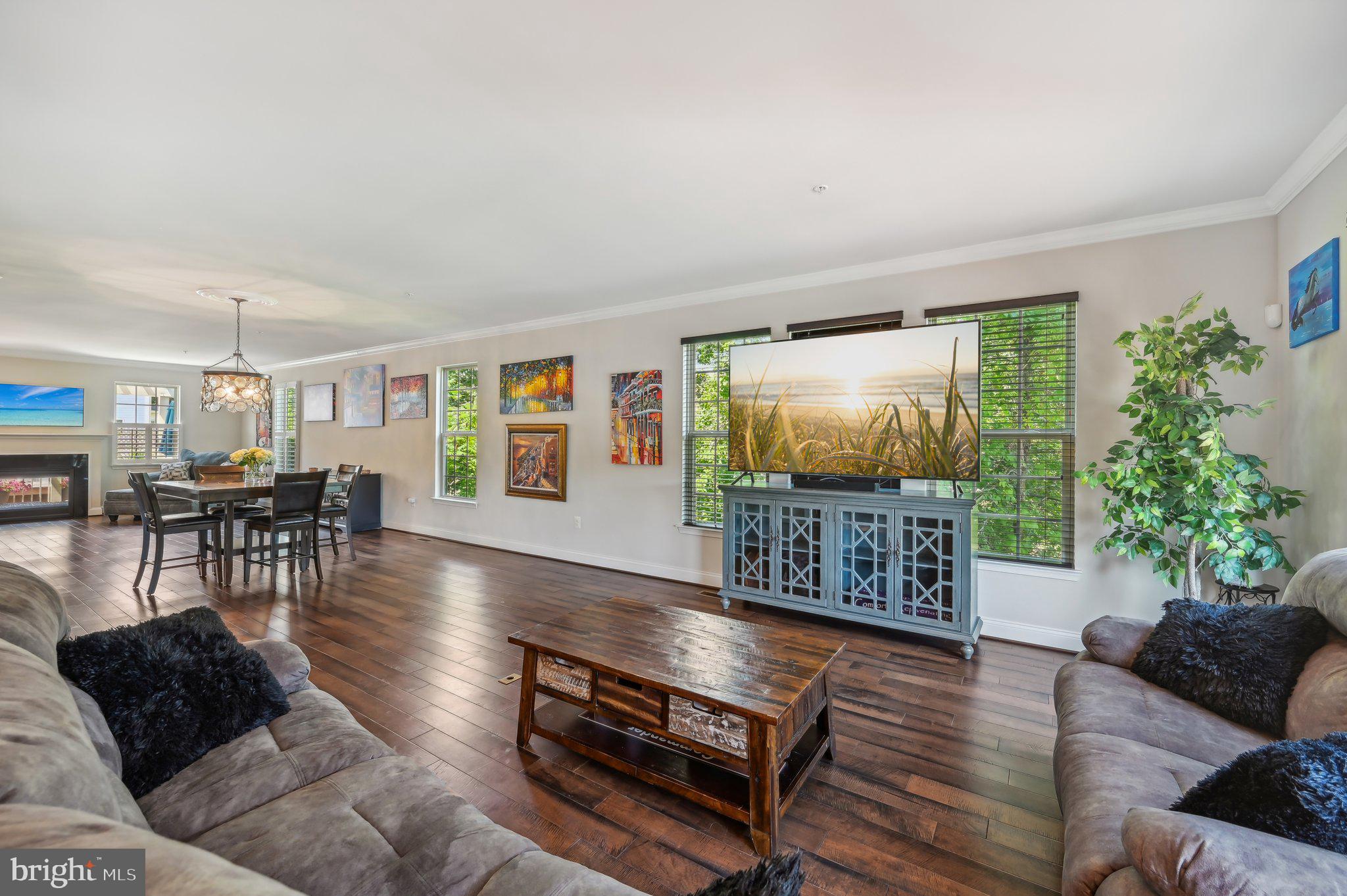 VILLAGE GREENS - Residential