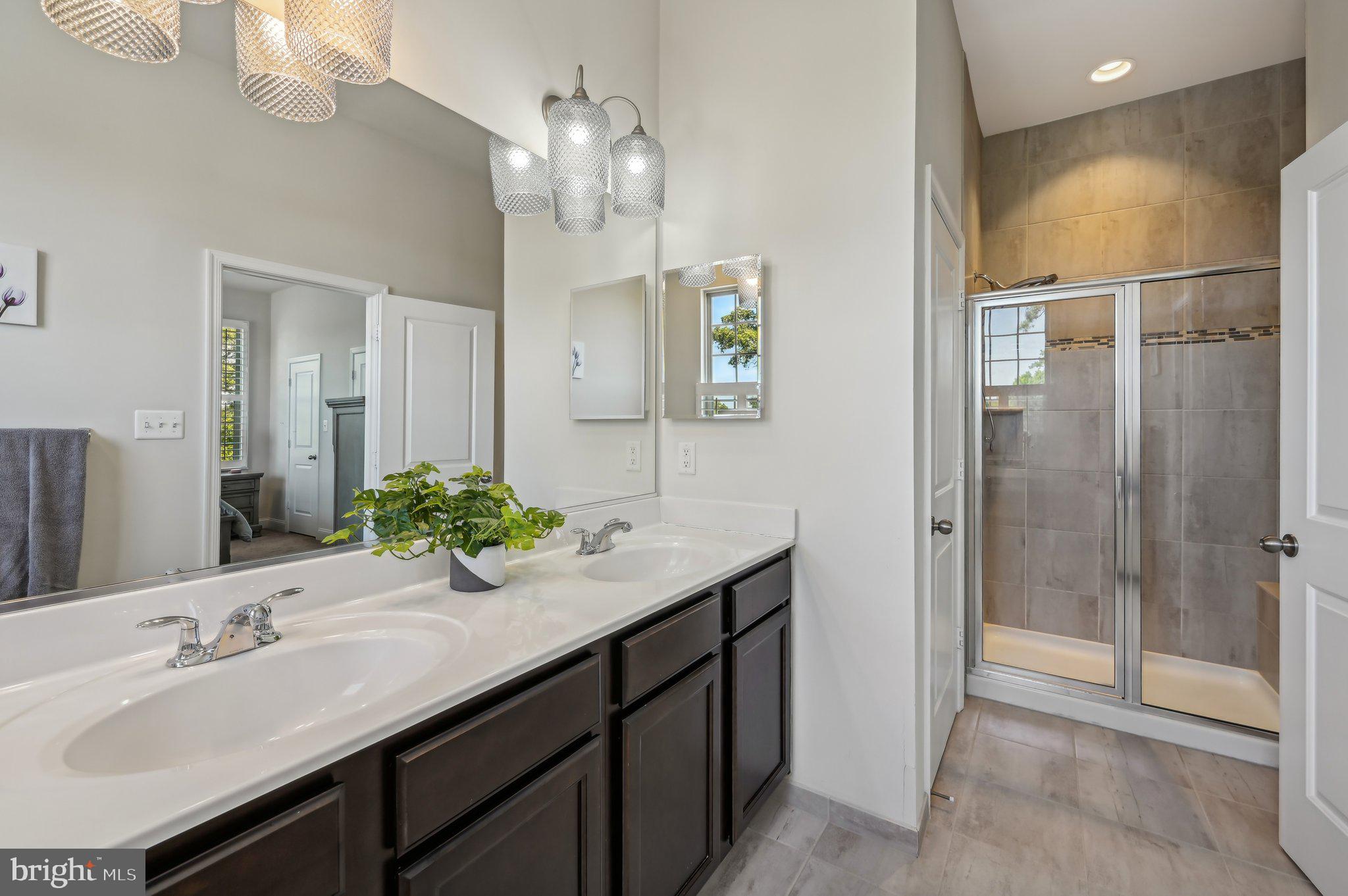 VILLAGE GREENS - Residential