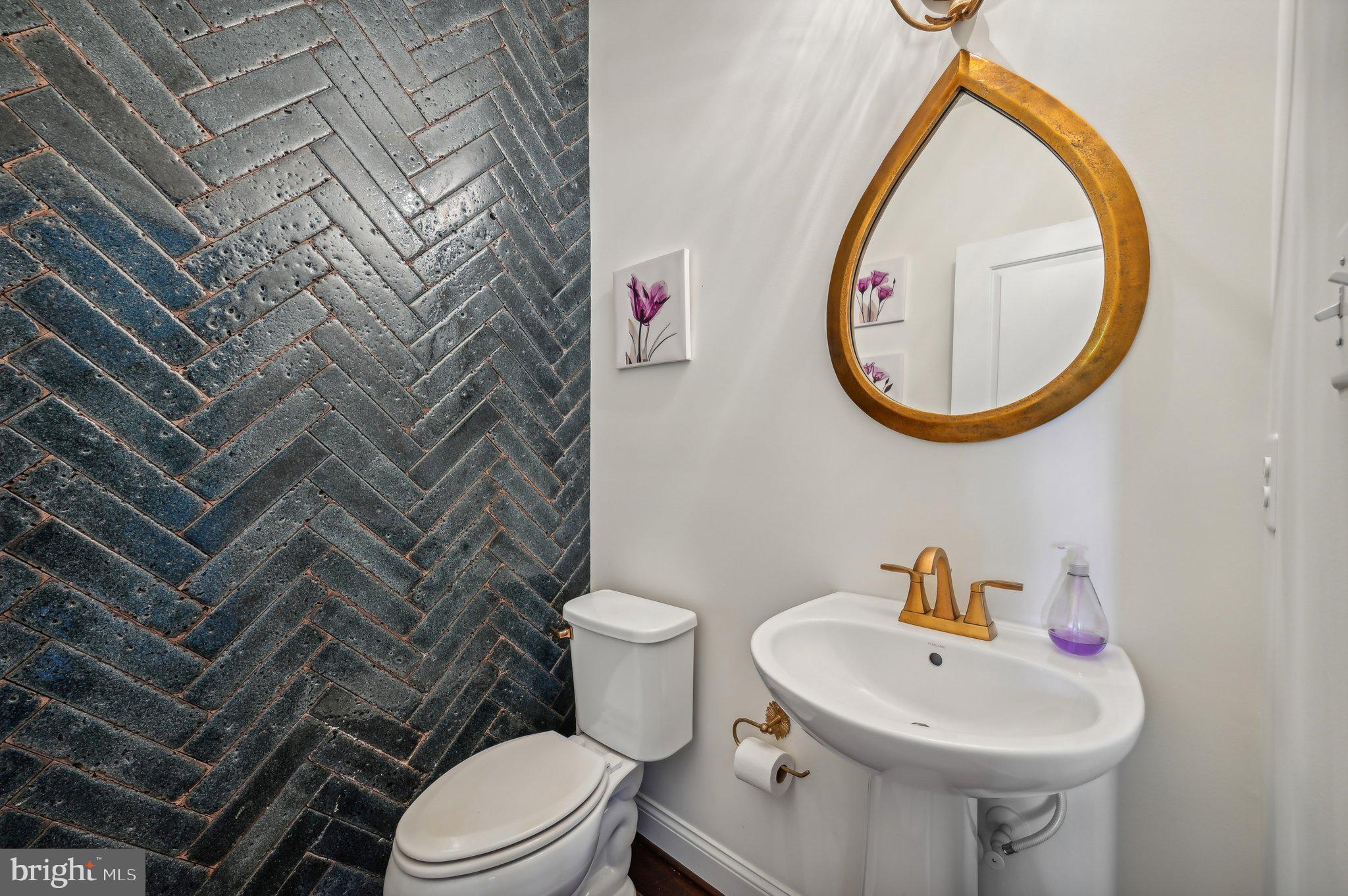 VILLAGE GREENS - Residential