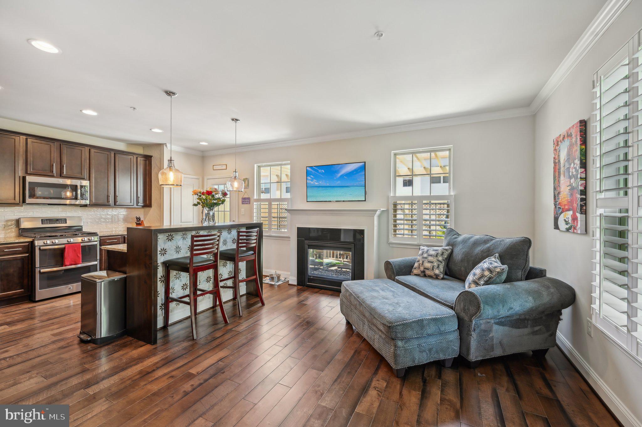 VILLAGE GREENS - Residential