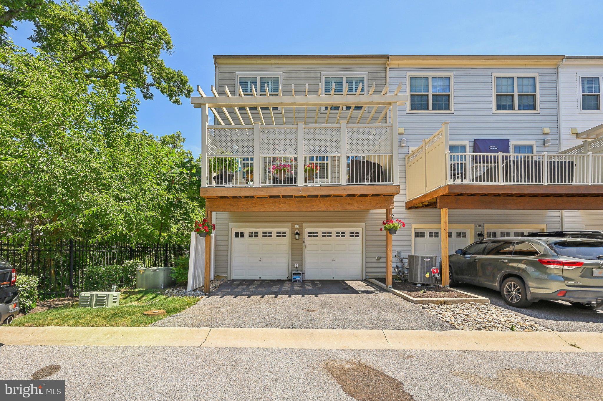 VILLAGE GREENS - Residential