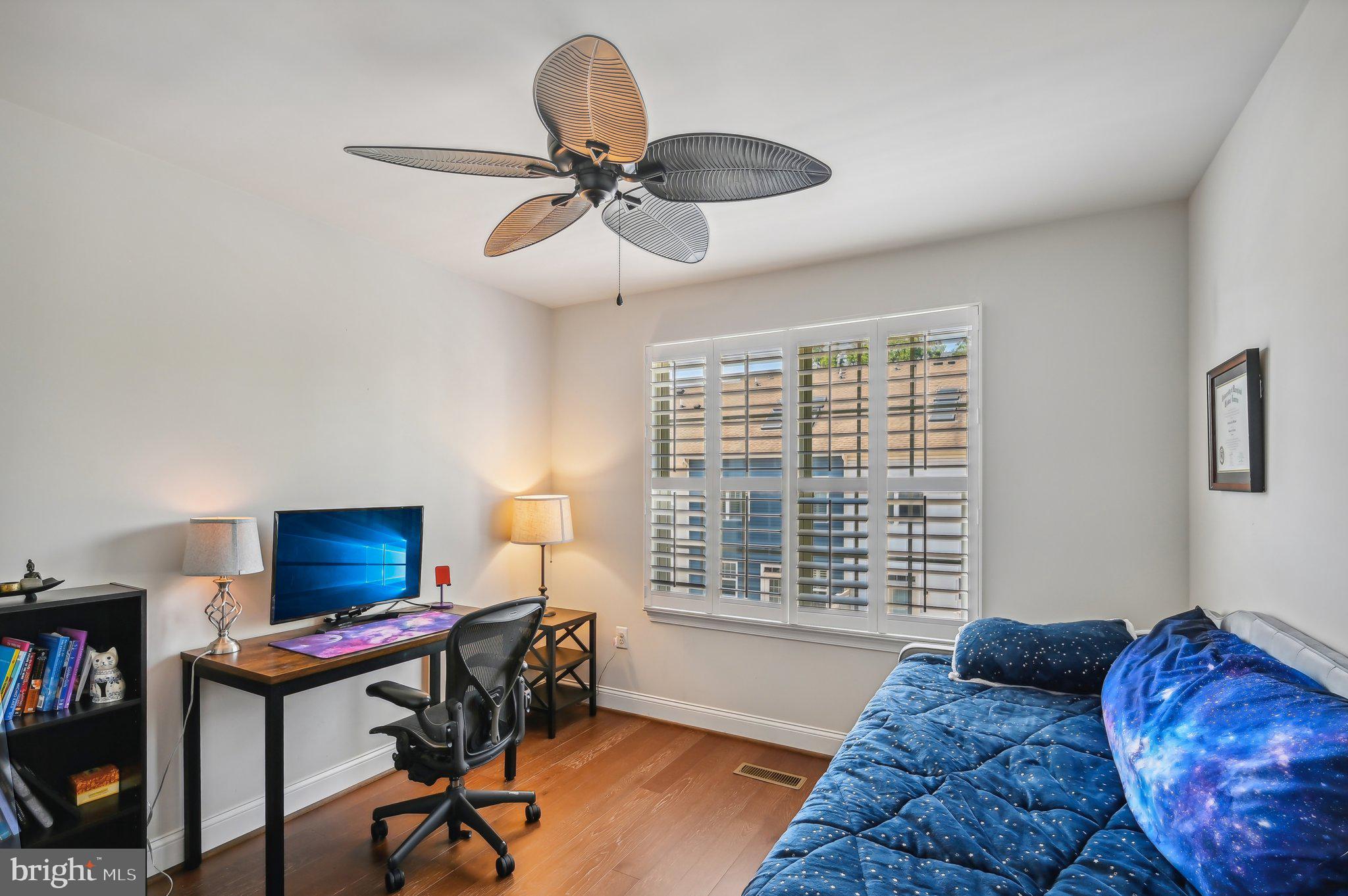 VILLAGE GREENS - Residential