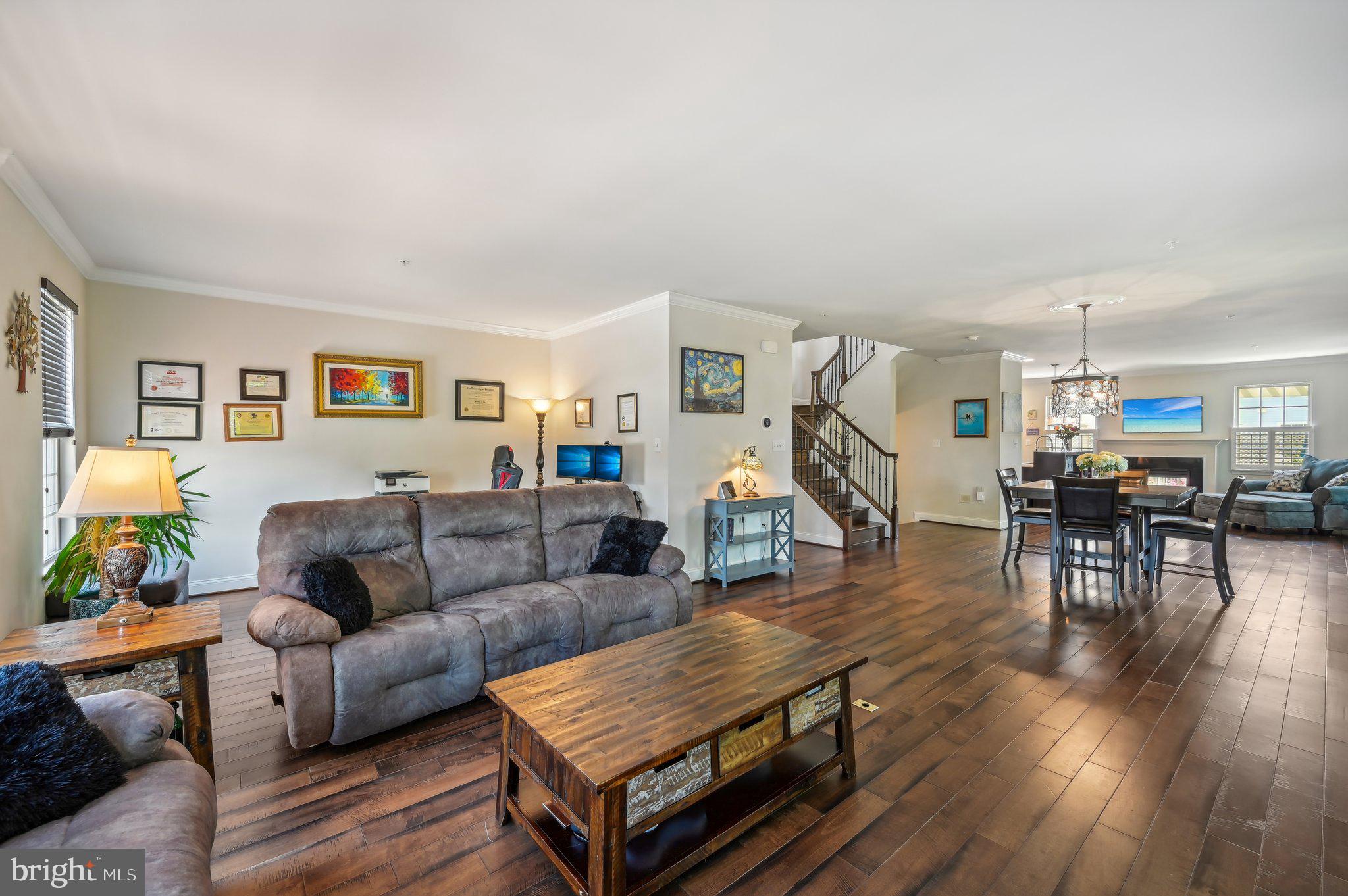 VILLAGE GREENS - Residential