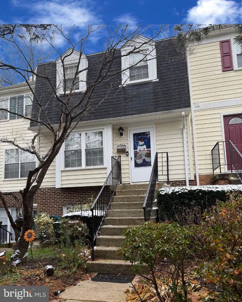 1715 HART COURT CROFTON MD 21114