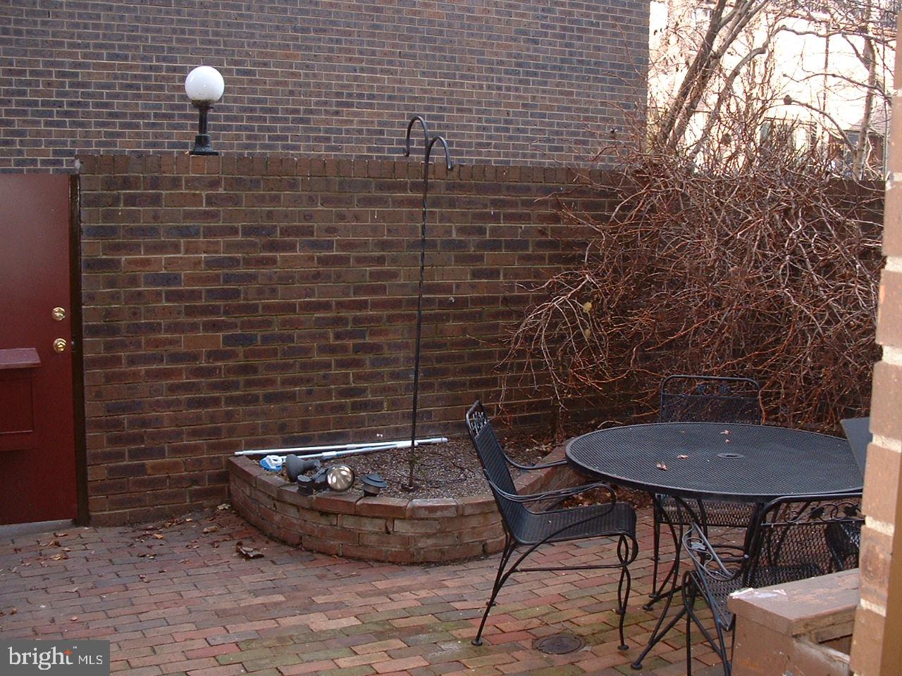 25 SAINT JAMES COURT 41