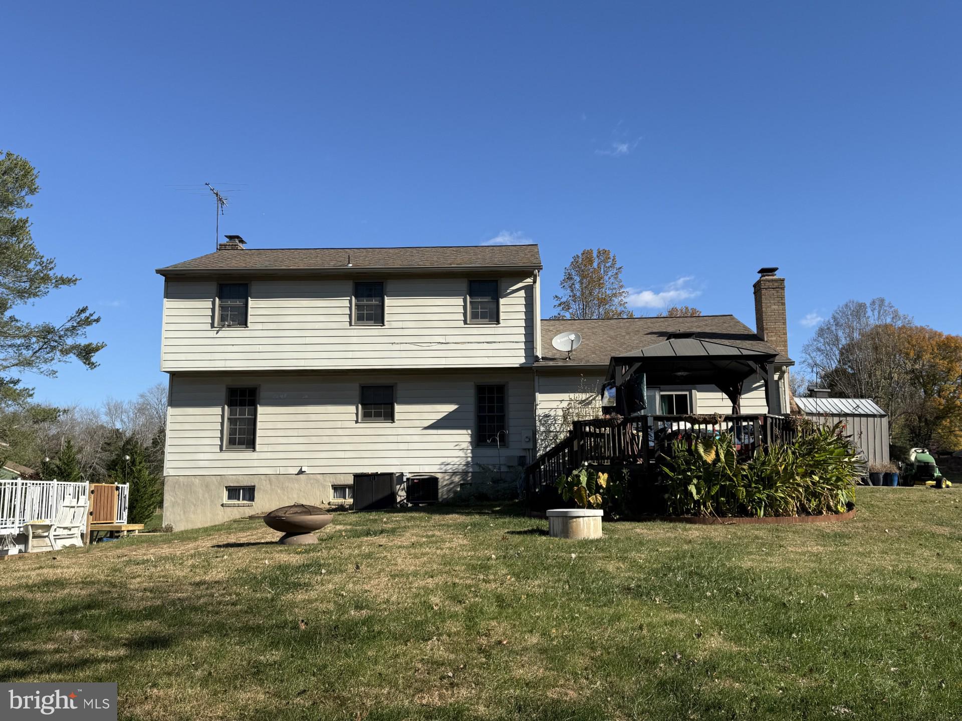 8203 MEADOWLARK COURT