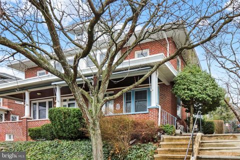 Townhouse For Sale - 1525 N 14th Street<br/> READING, PA 19604