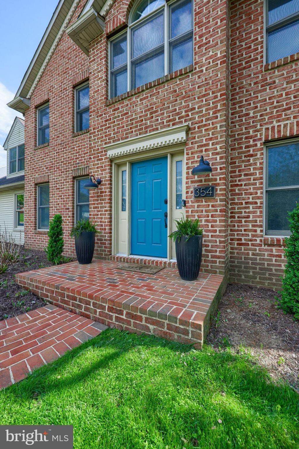 Photo of 354 W Charlotte Street, MILLERSVILLE, PA 17551 (MLS # PALA2087894)