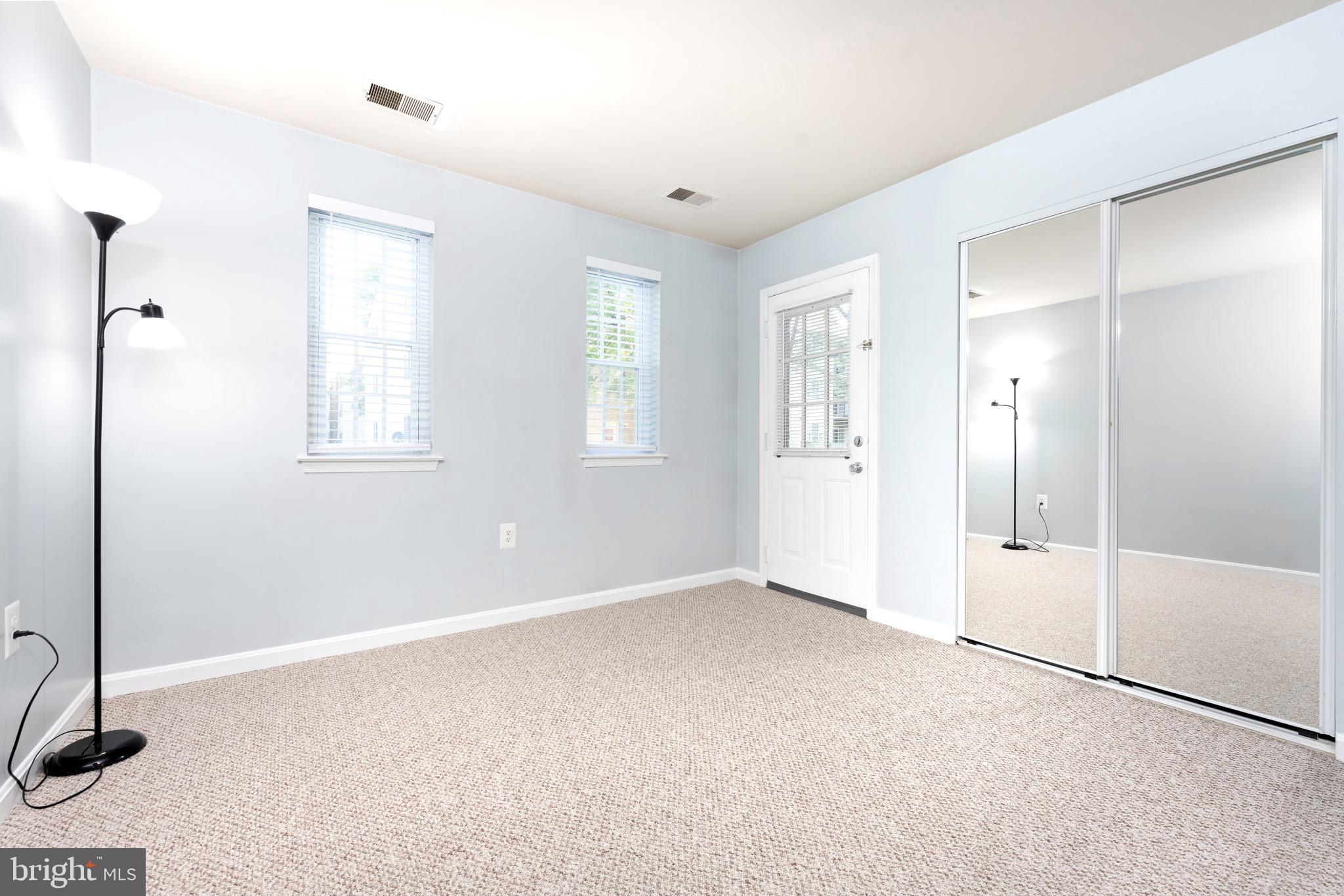 FLOWER HILL - Residential Lease