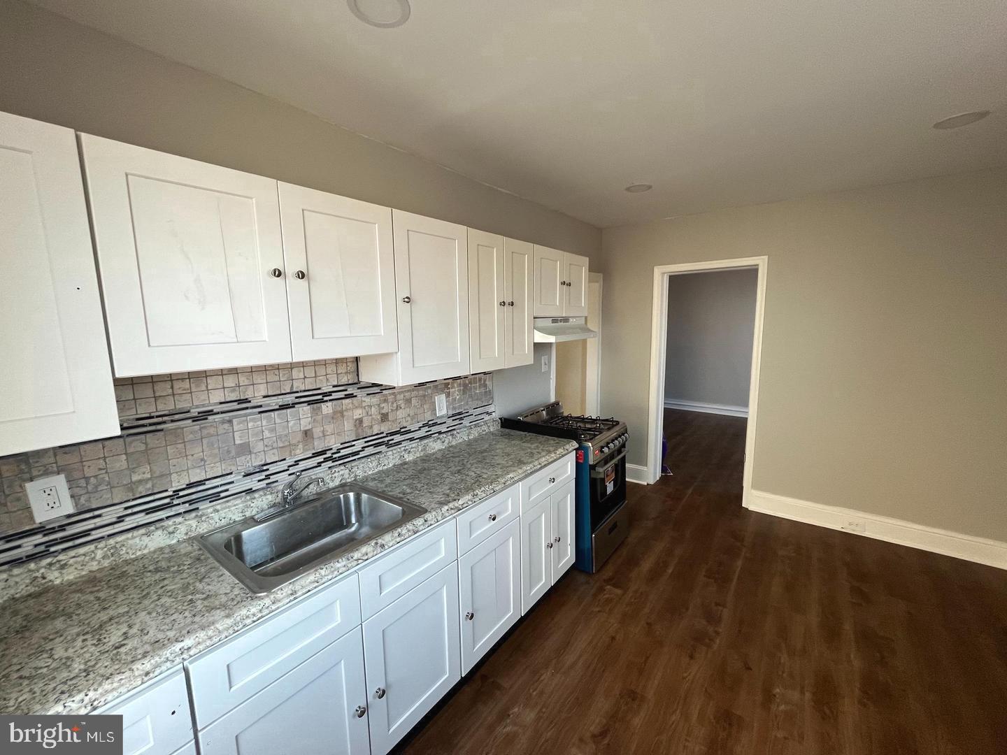 1251 E FLETCHER STREET 2R