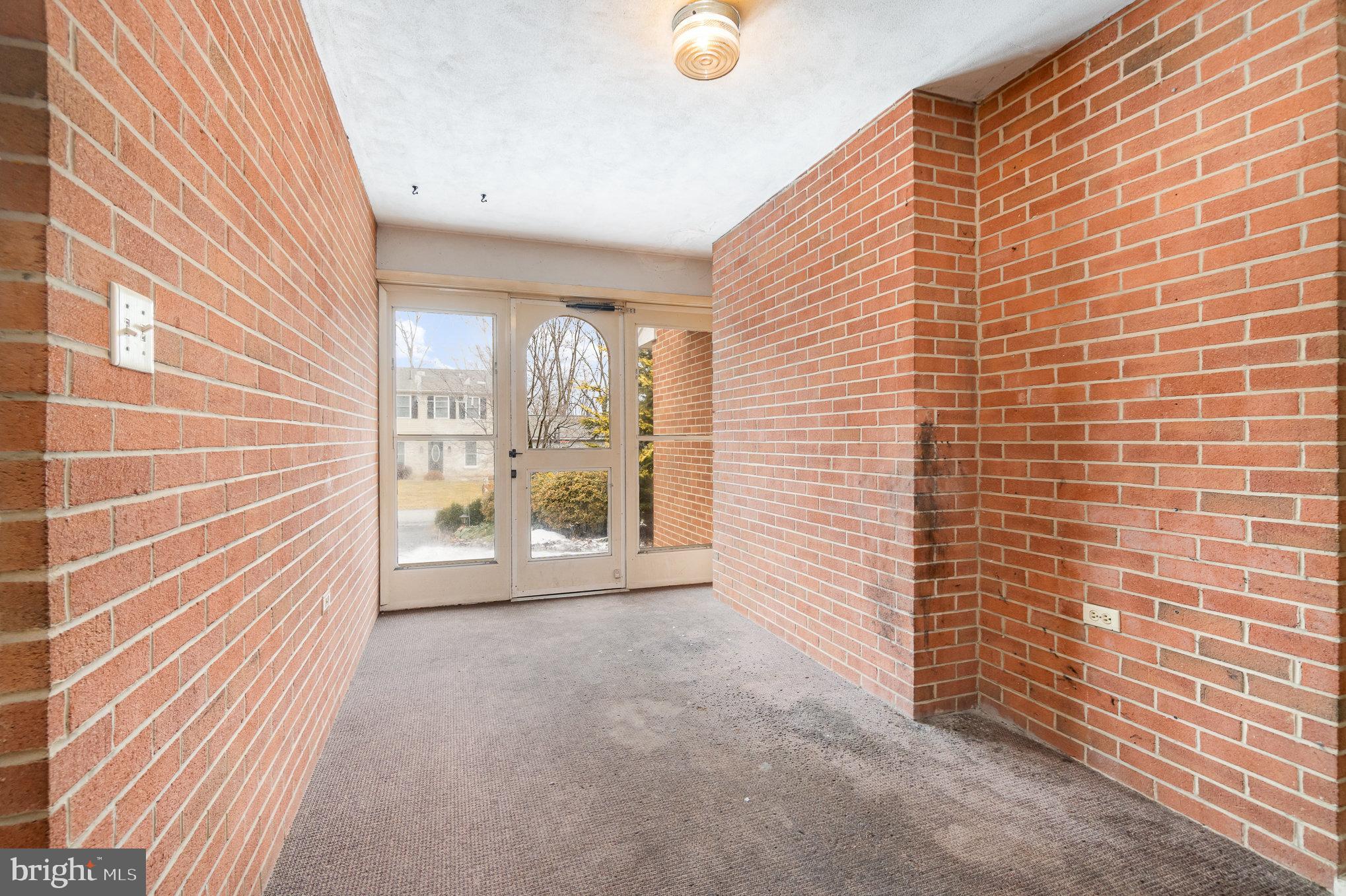 SOUTH GUILFORD HILLS - Residential