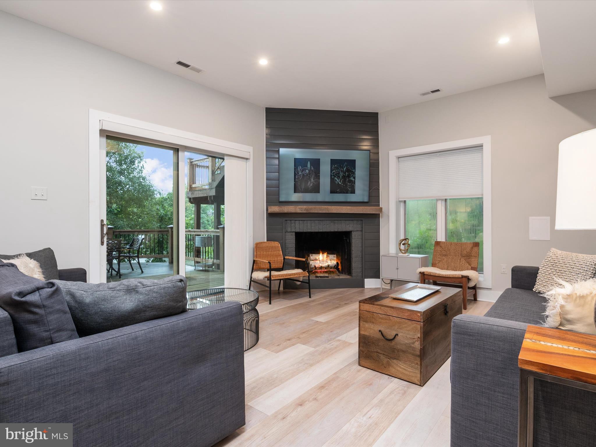 WEEMS CREEK - Residential