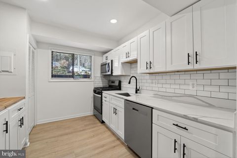 Photo of 55 Skyhill Road #101, ALEXANDRIA, VA 22314 (MLS # VAAX2054642)