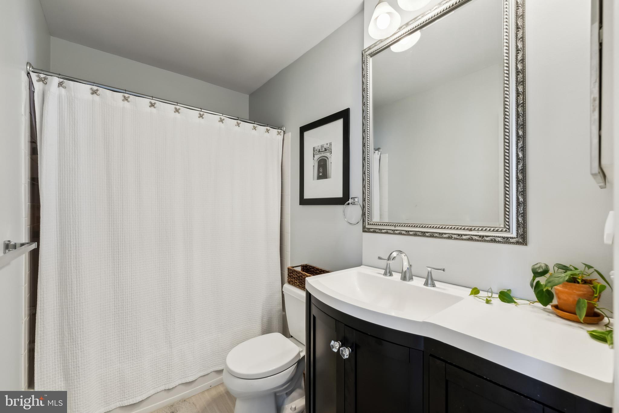 SHERBROOKE II TH CONDO - Residential