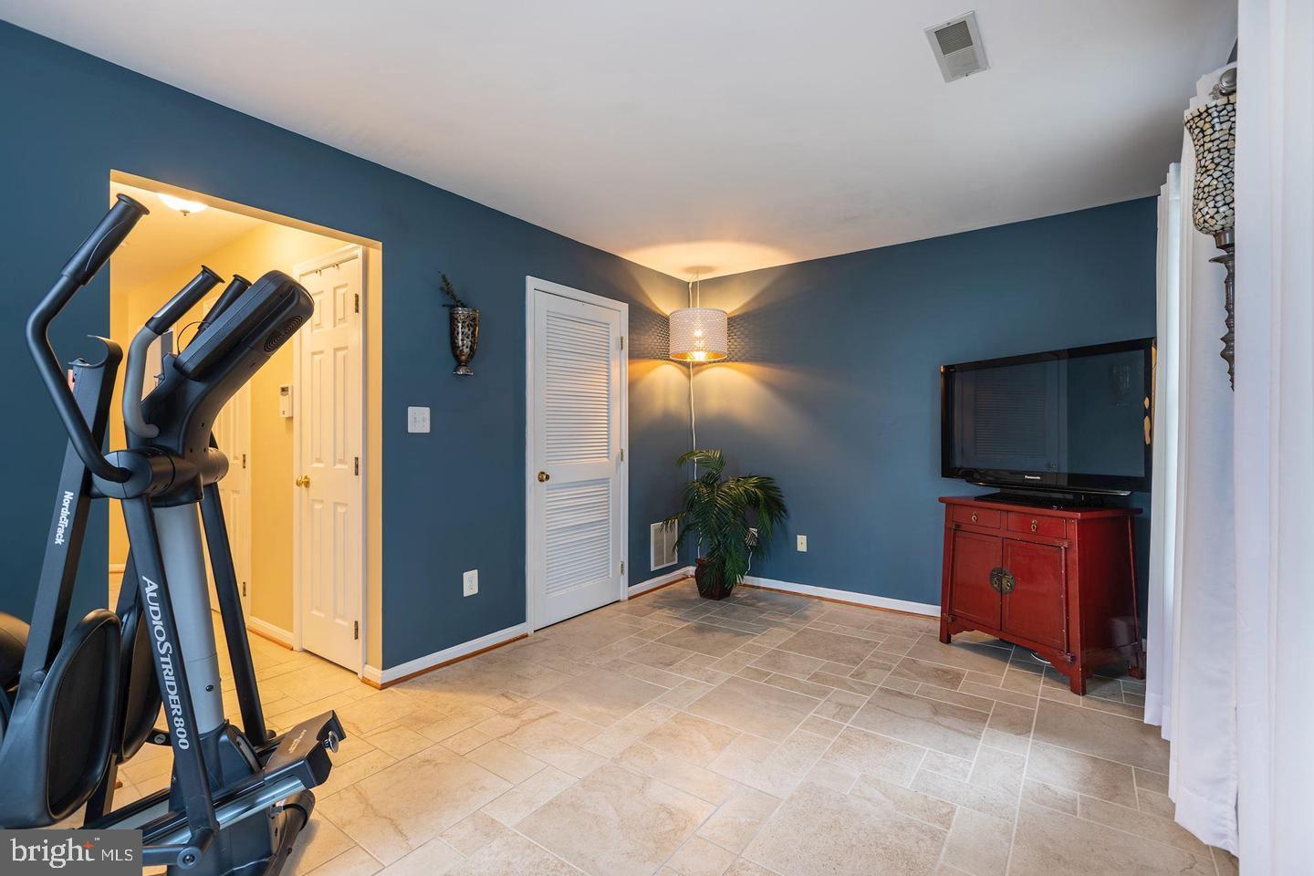 SHERBROOKE II TH CONDO - Residential