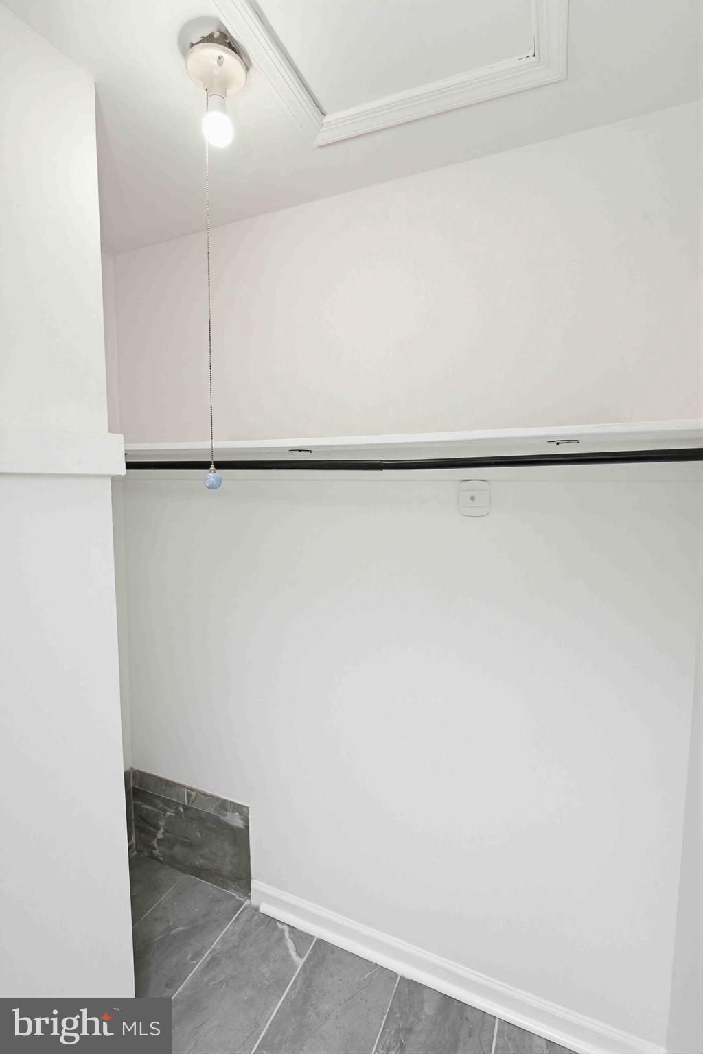 VALLEY HOUSE - Residential