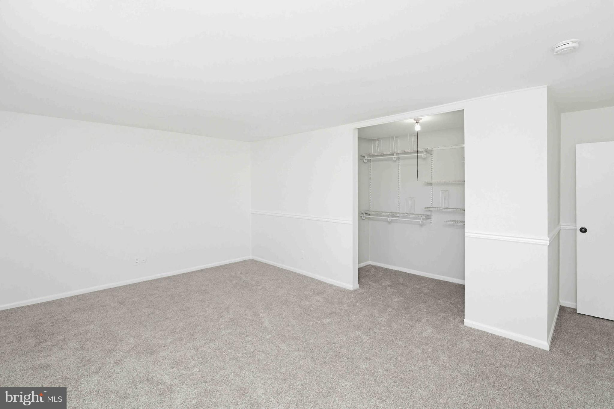 VALLEY HOUSE - Residential