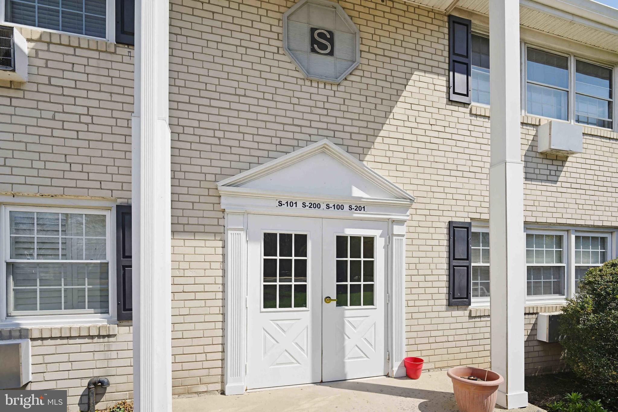 VALLEY HOUSE - Residential