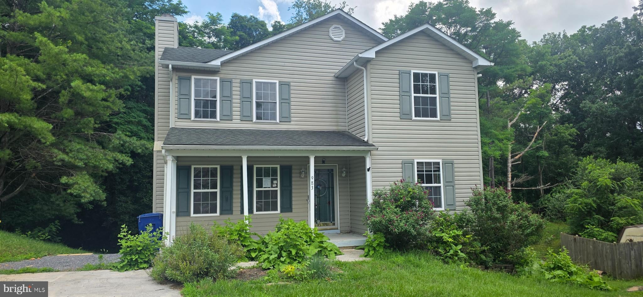 983 MEADOW COURT