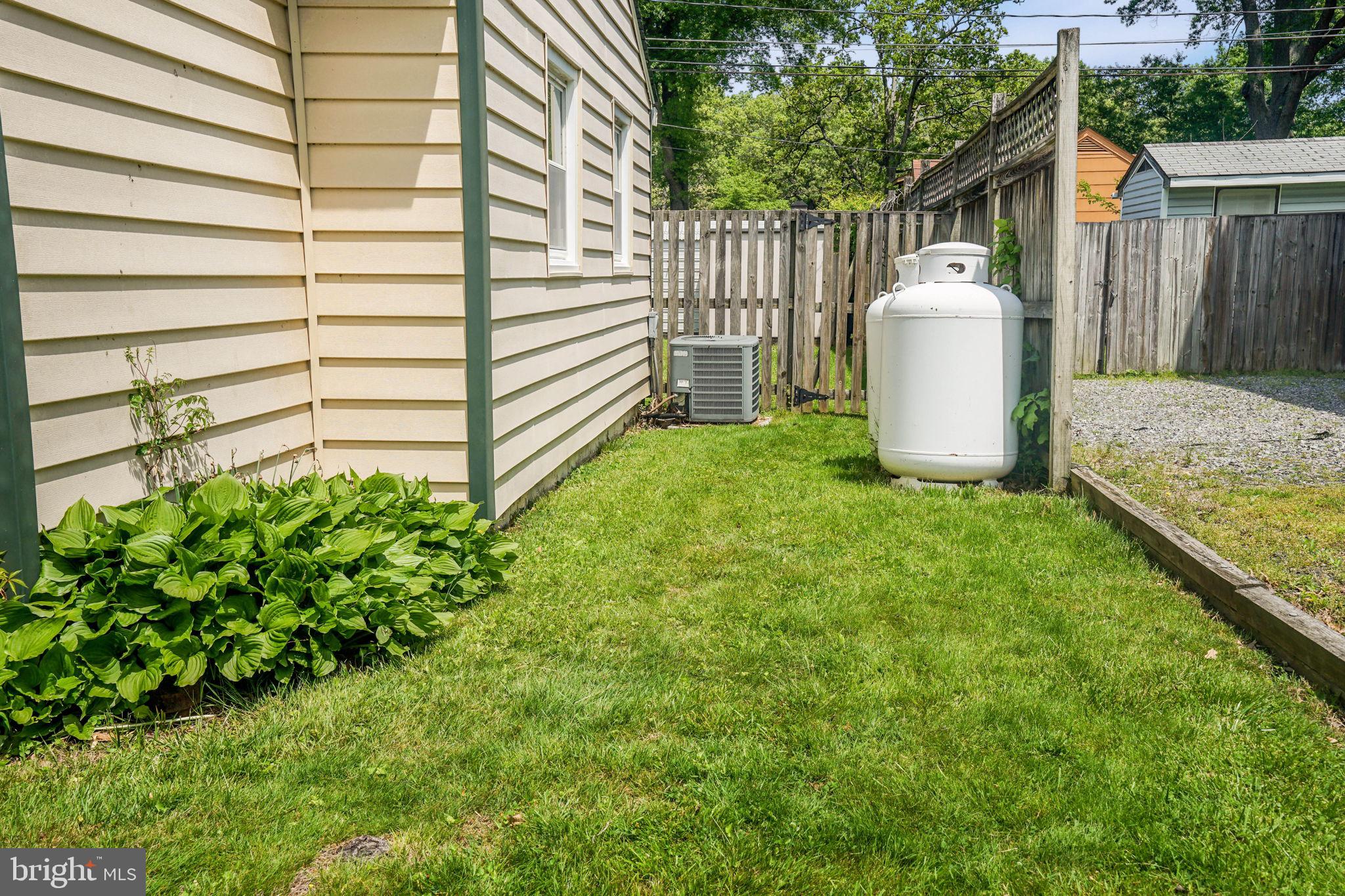 SNUG HARBOR - Residential