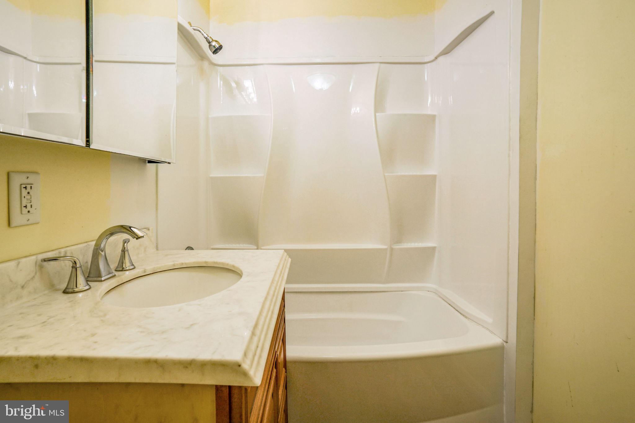 SNUG HARBOR - Residential