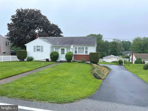 6421 Lyters Lane, Harrisburg, PA MLS: PADA2045508