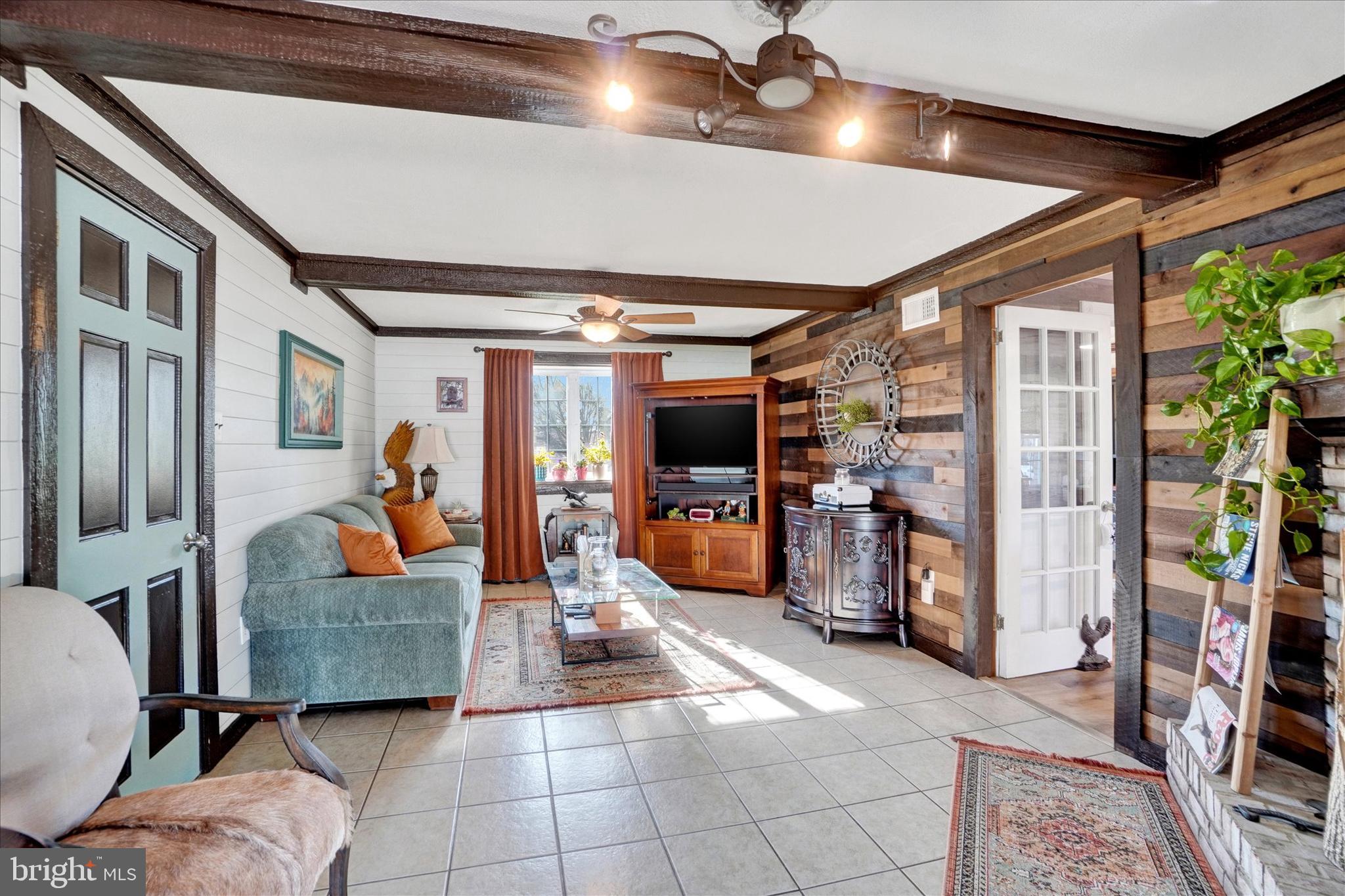 SOUTHERN FARMS - Residential