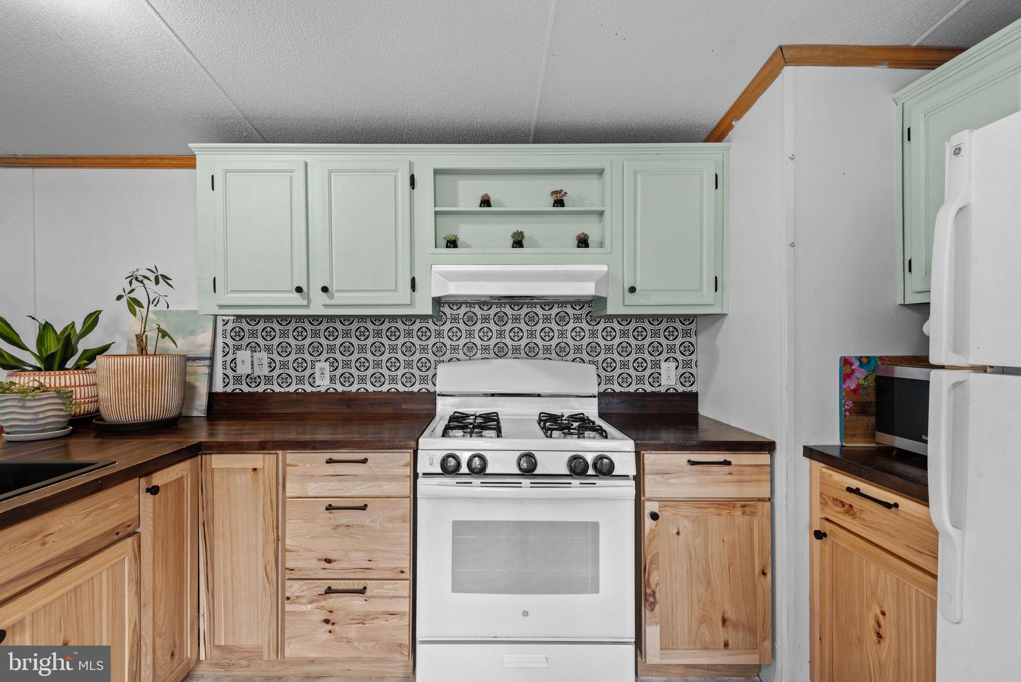 OAK KNOLL ESTATES - Residential