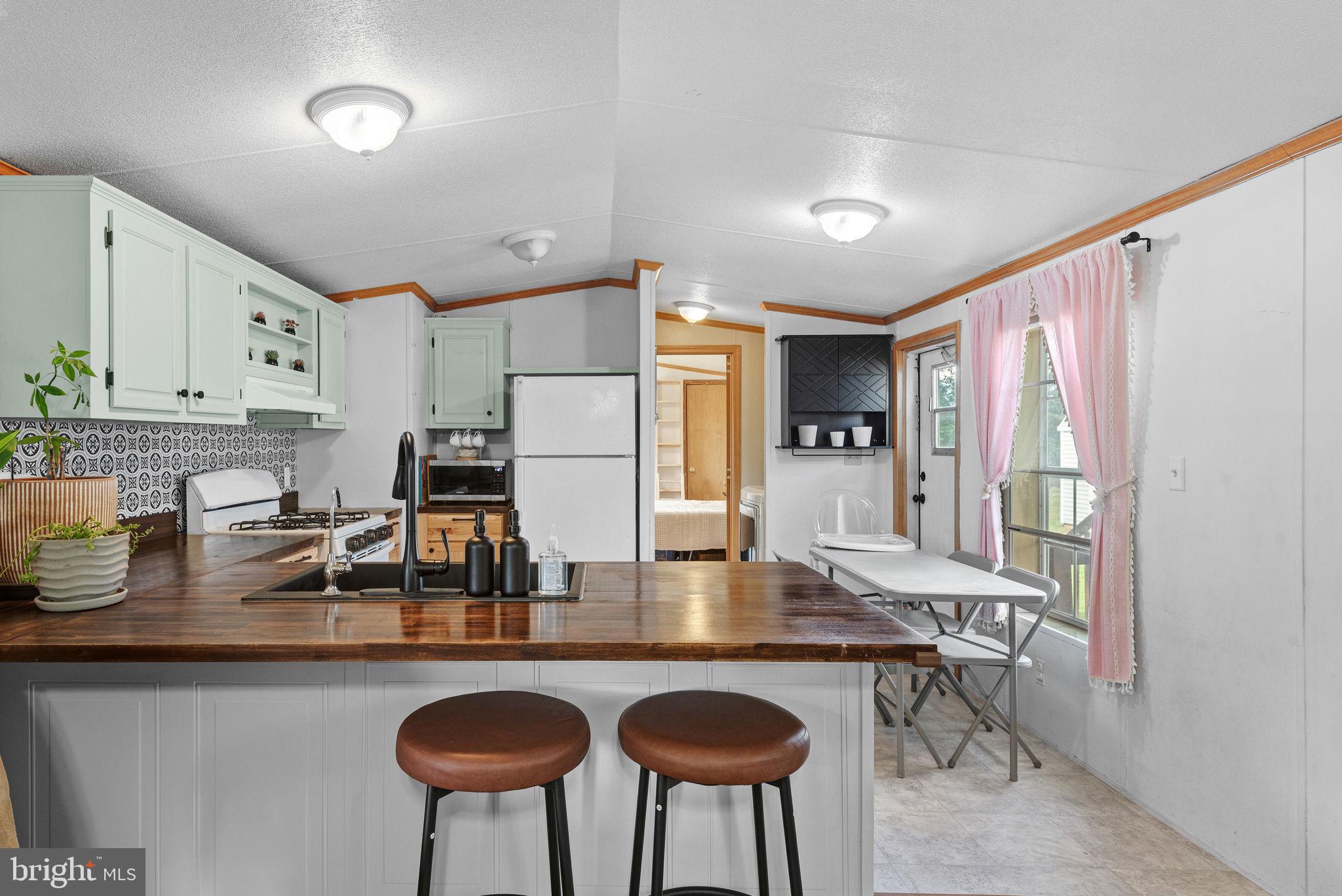 OAK KNOLL ESTATES - Residential