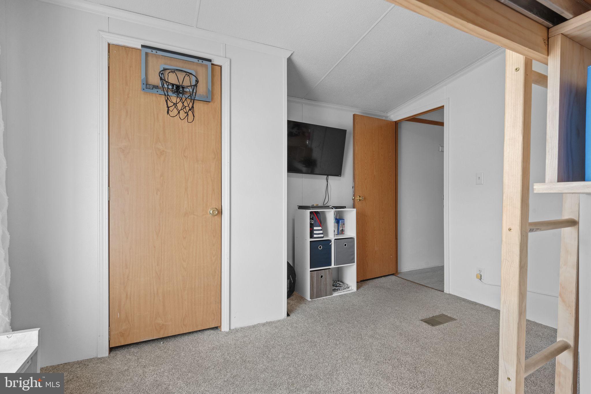 OAK KNOLL ESTATES - Residential