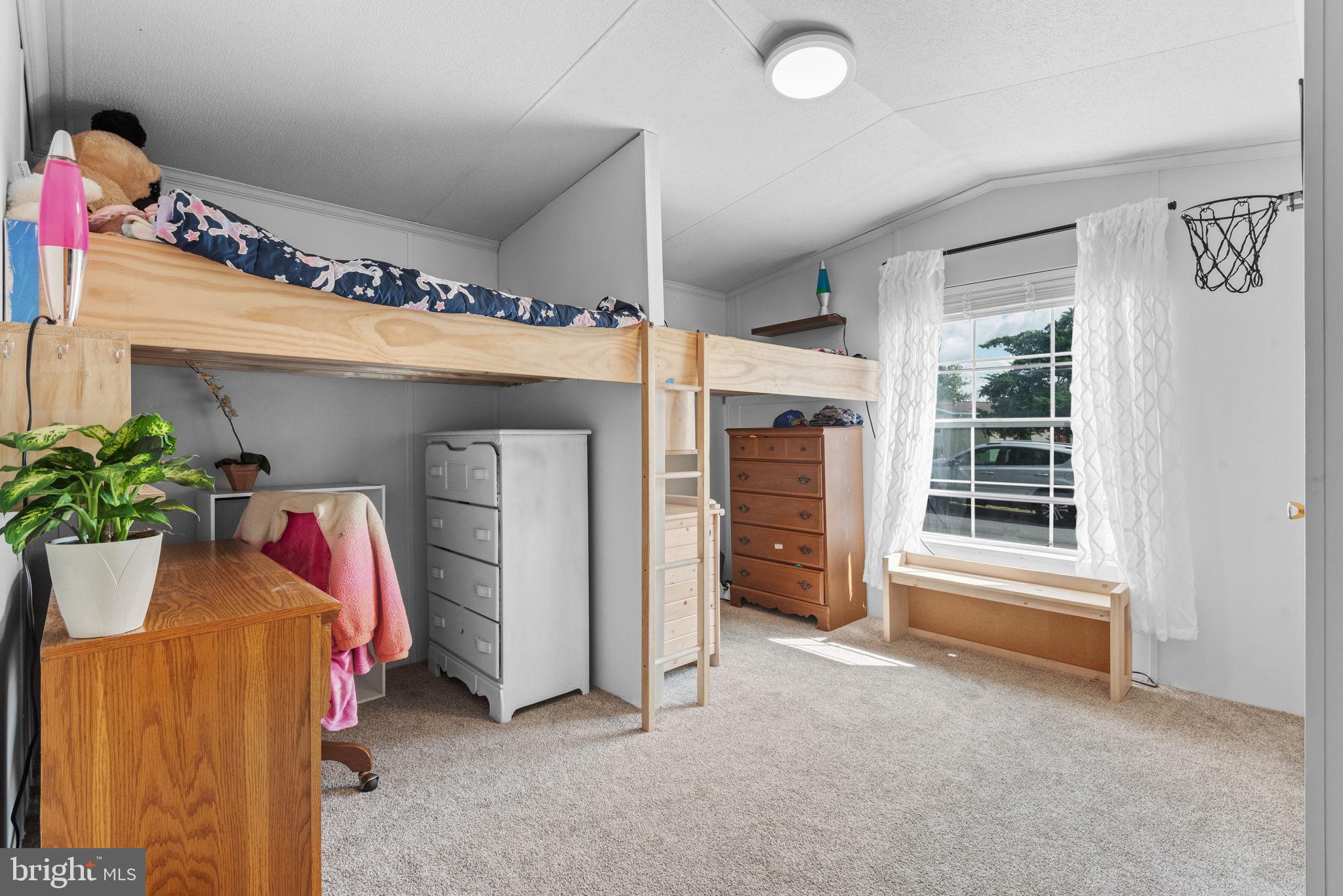 OAK KNOLL ESTATES - Residential