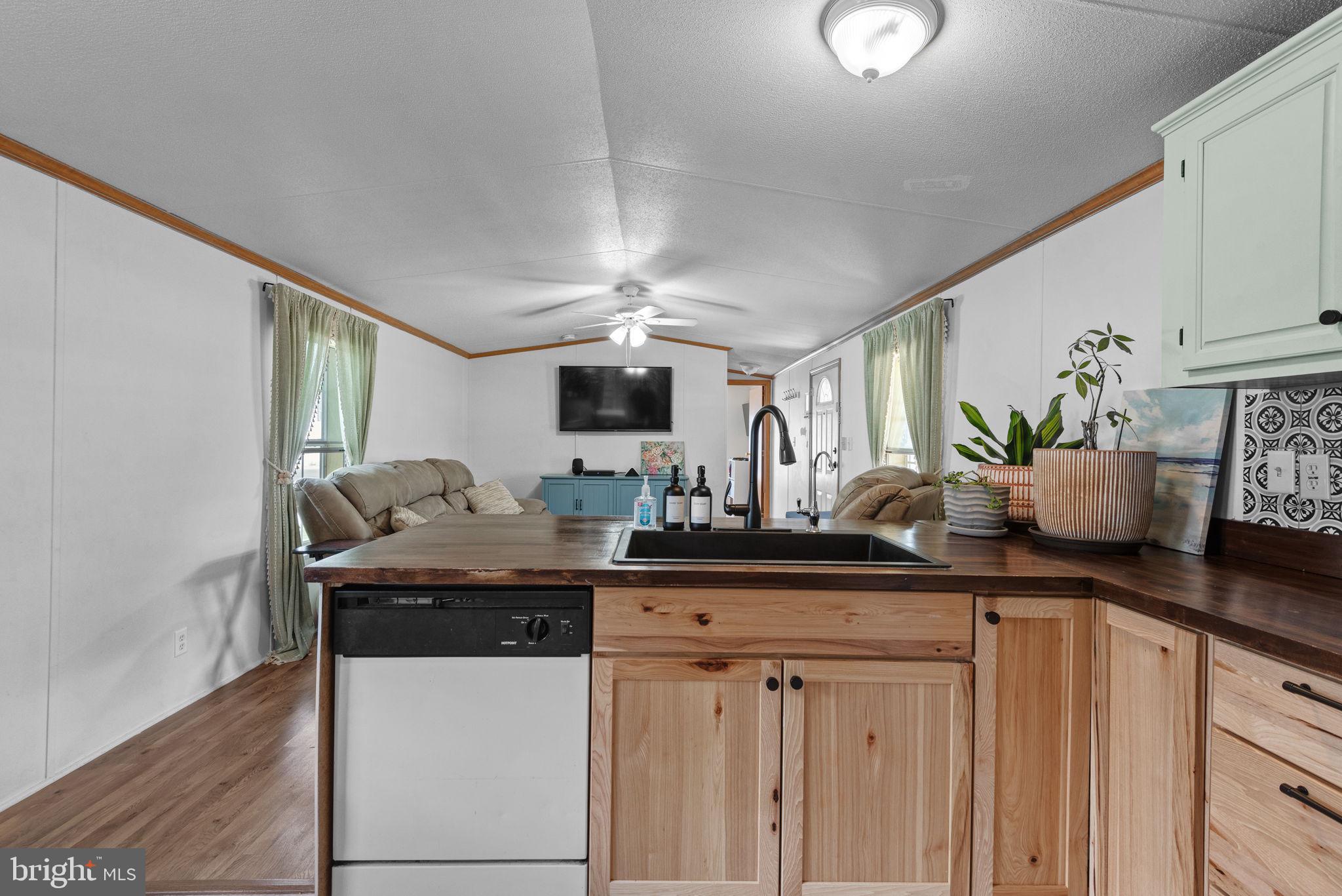 OAK KNOLL ESTATES - Residential