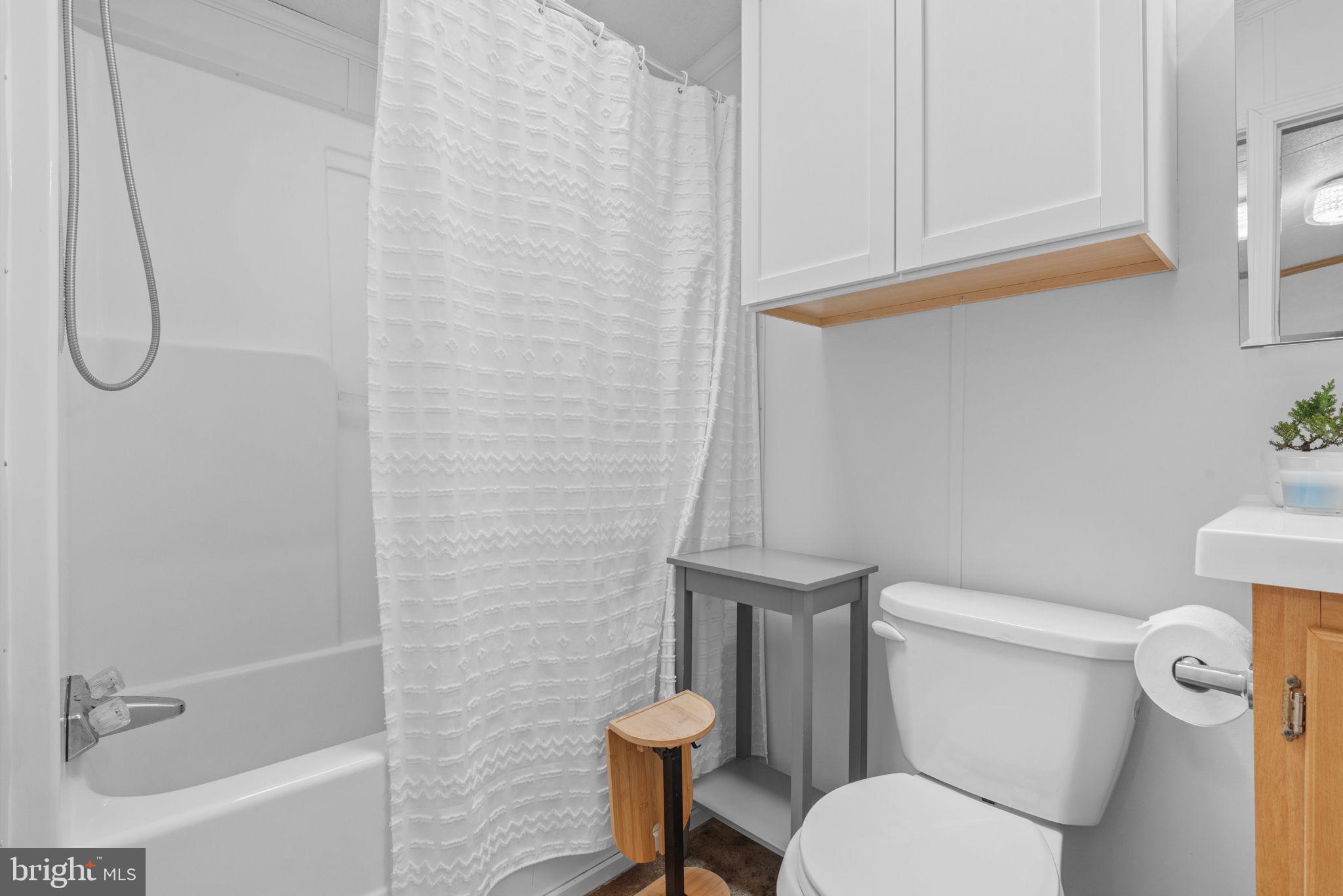 OAK KNOLL ESTATES - Residential