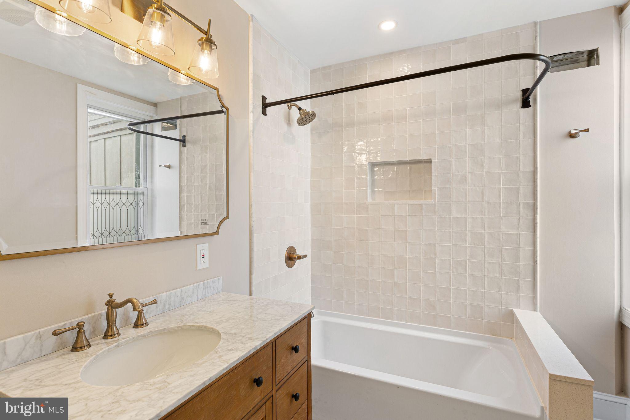 WHITMAN - Residential