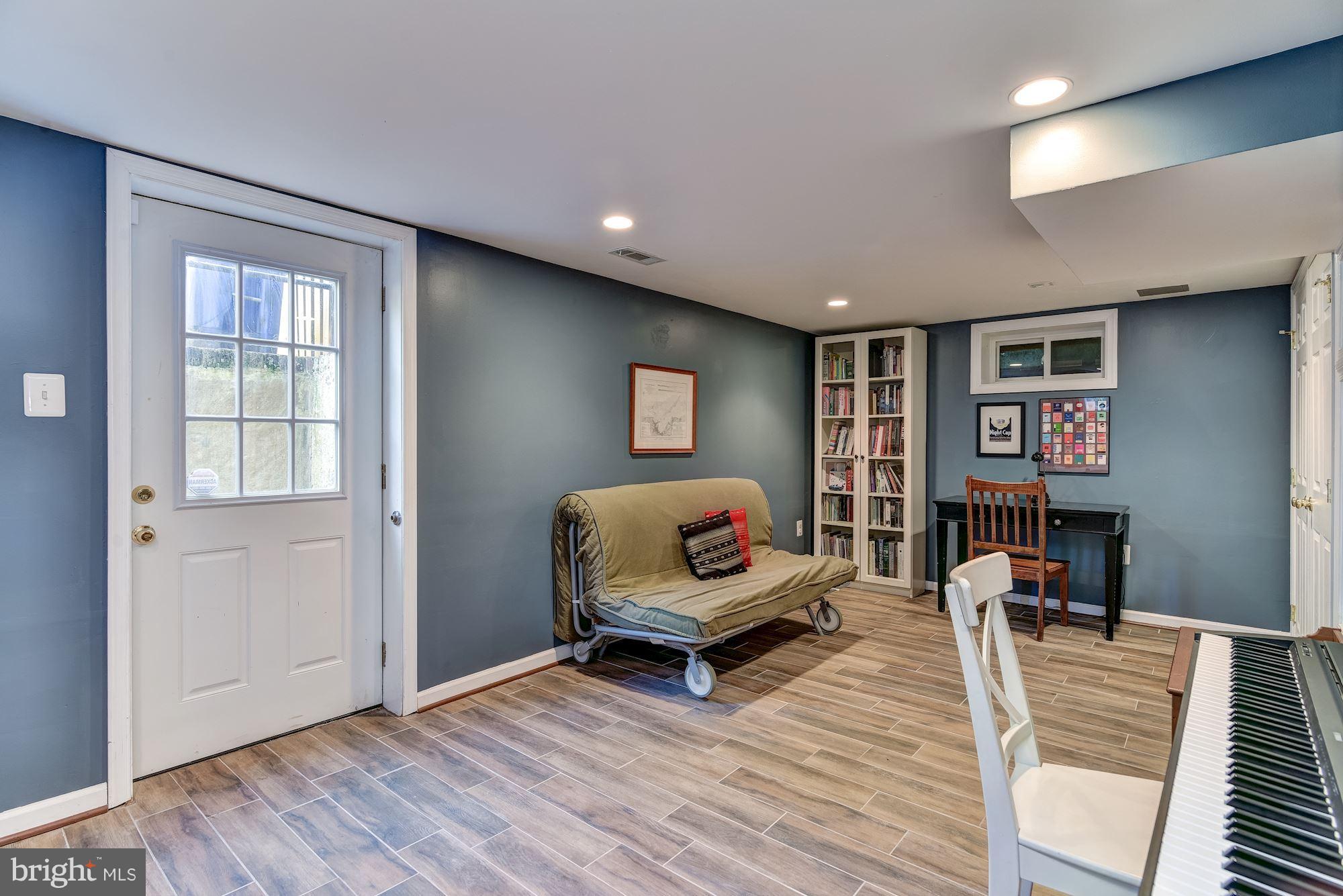 SUNSET TERRACE - Residential