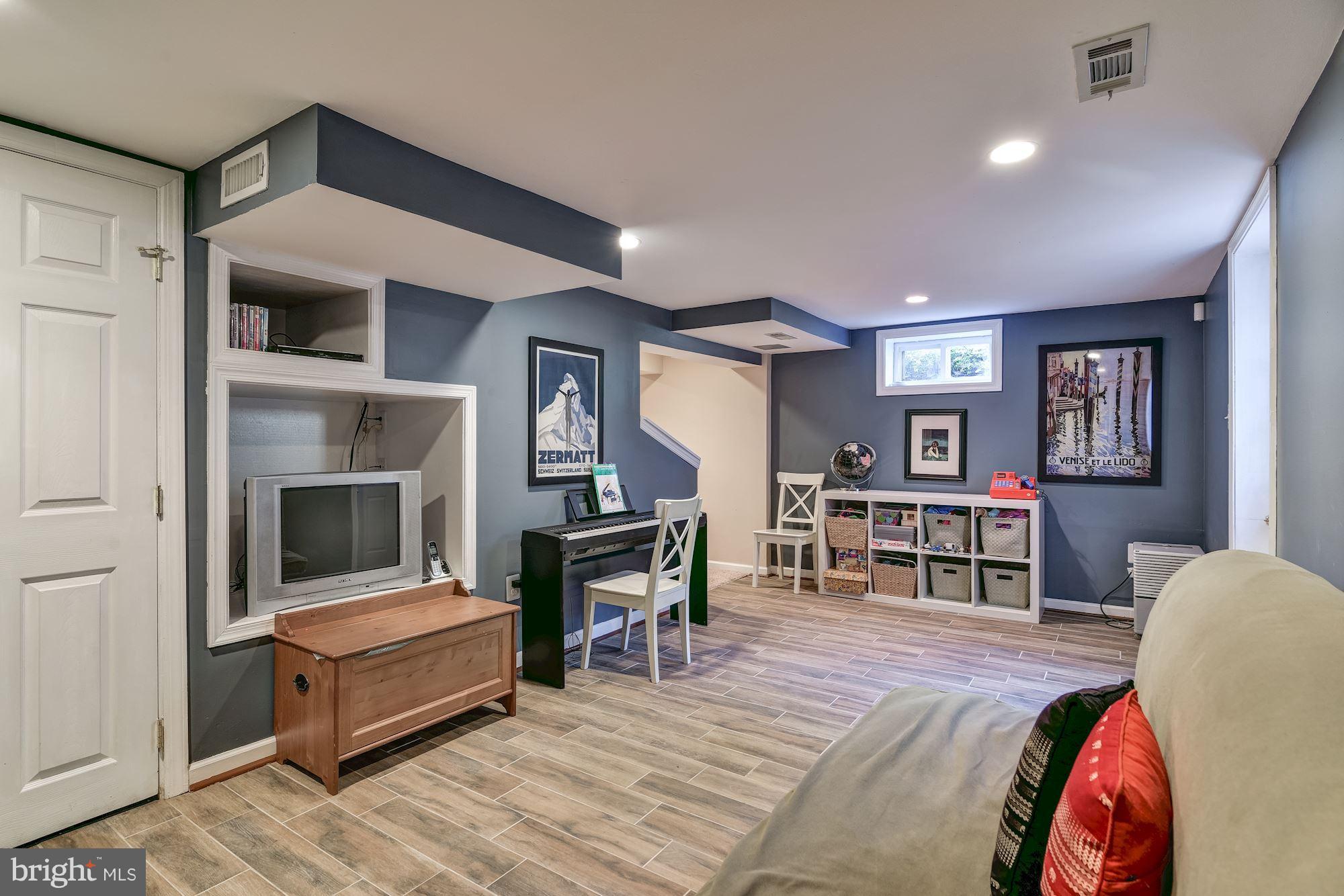 SUNSET TERRACE - Residential