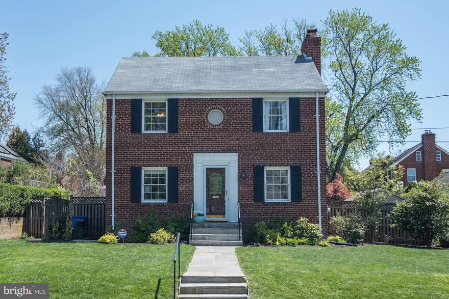 INVITING & MOVE-IN READY - CHIC RENOVATIONS + FAB FAMILY ROOM ADDN 3BR/2.5BA Colonial w/ a fantastic, level yard! Great use of space, Beautiful Baths & Lovely Kitchen w/ sleek cabinetry, stainless steel appliances & eye-catching tile backsplash. Finished LL Rec Room. Summer-ready deck + fenced-in yard. Across from Argyle Park + Sligo Creek Park.1 mile to Forest Glen Metro!