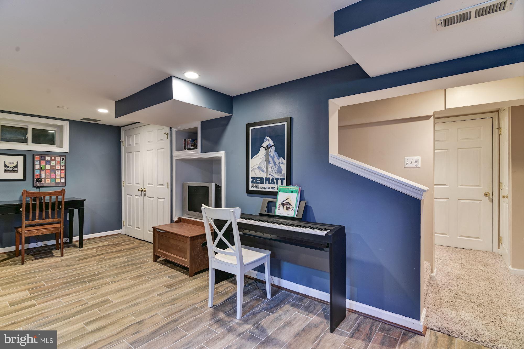 SUNSET TERRACE - Residential