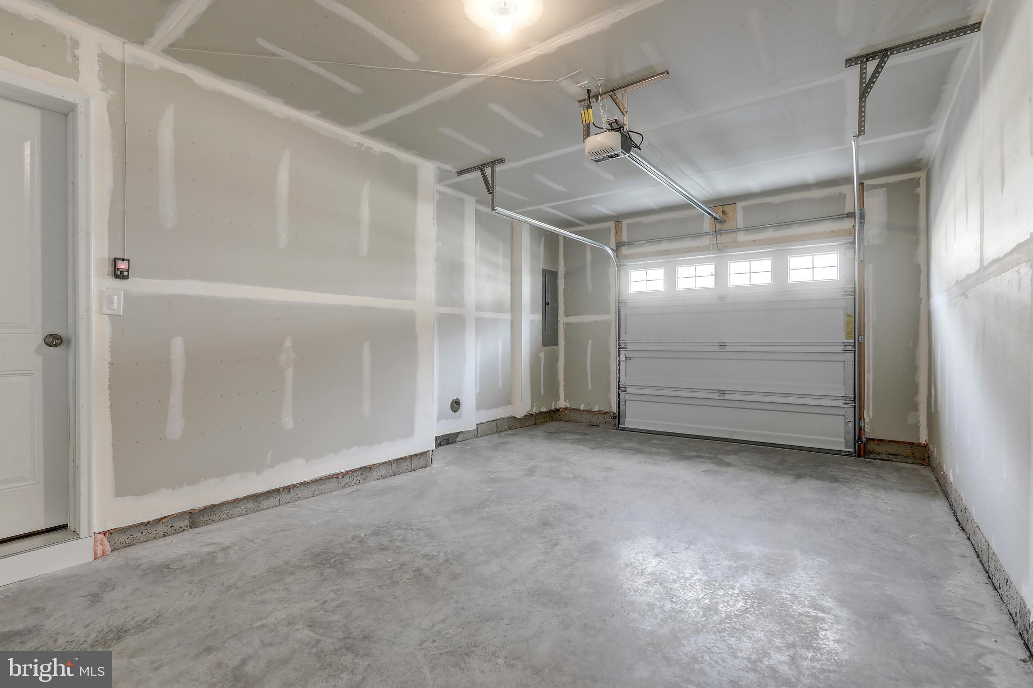 TANYARD COVE NORTH - Residential Lease