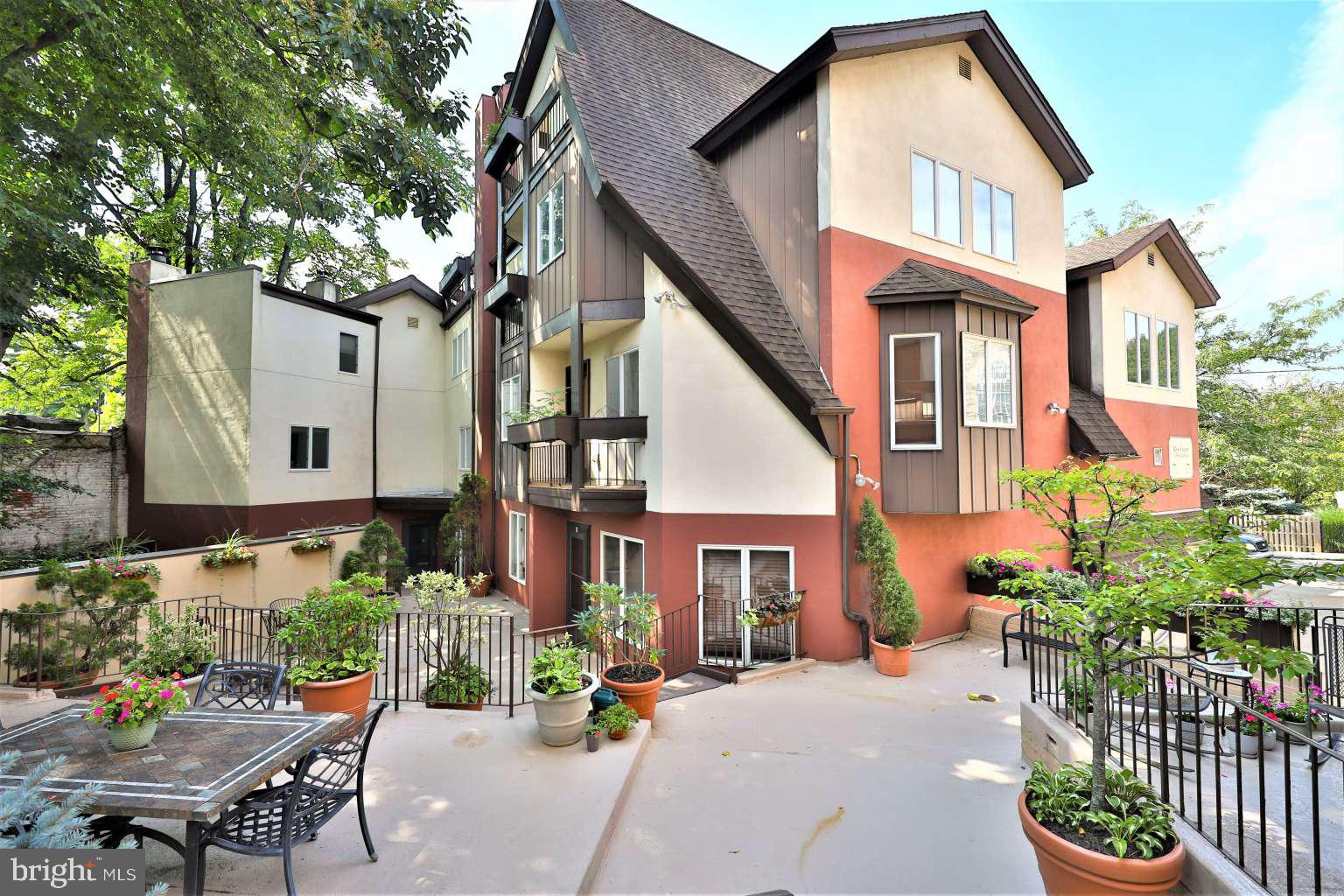 CHESTNUT HILL - Residential Lease