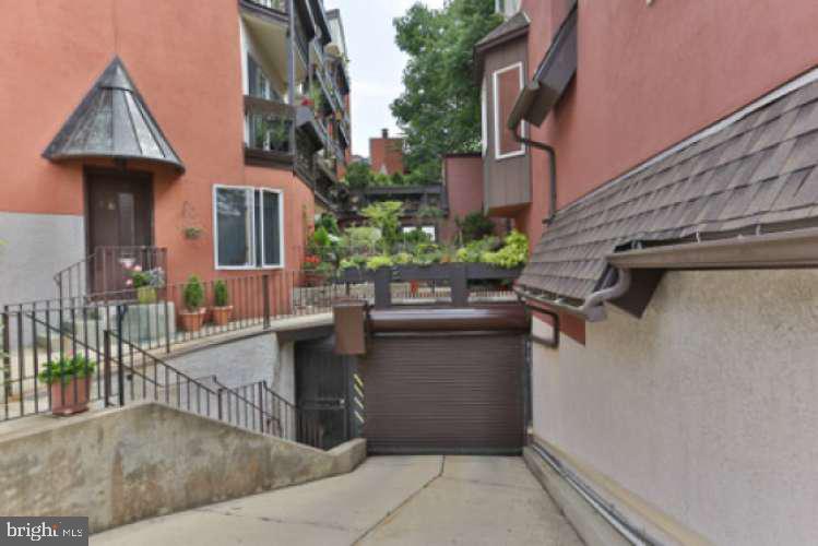 CHESTNUT HILL - Residential Lease