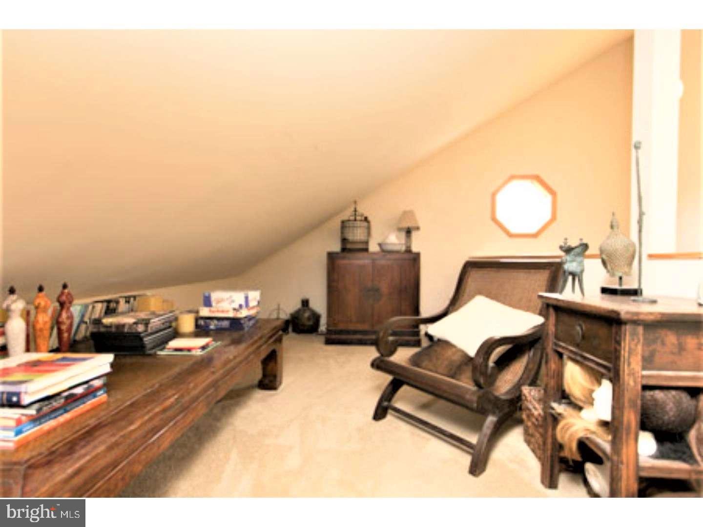 CHESTNUT HILL - Residential Lease