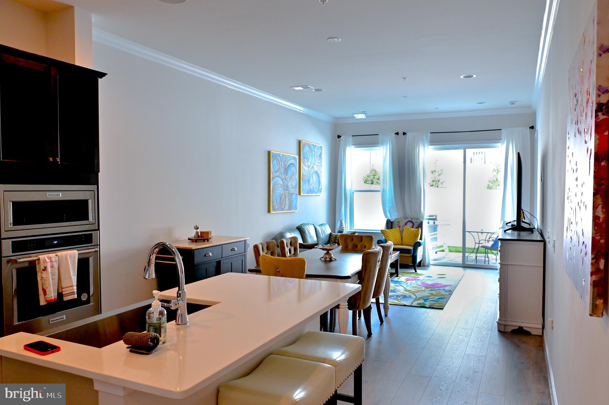 18989 CORAL REEF SQUARE